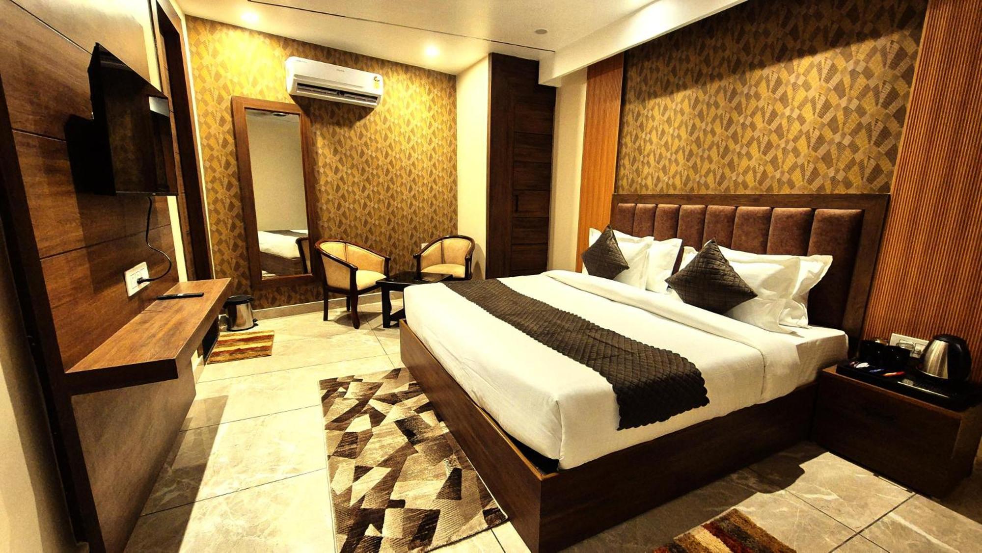Hotel Hari Dhara, 100 Meters From Har-Ki-Pauri Haridwar Ngoại thất bức ảnh