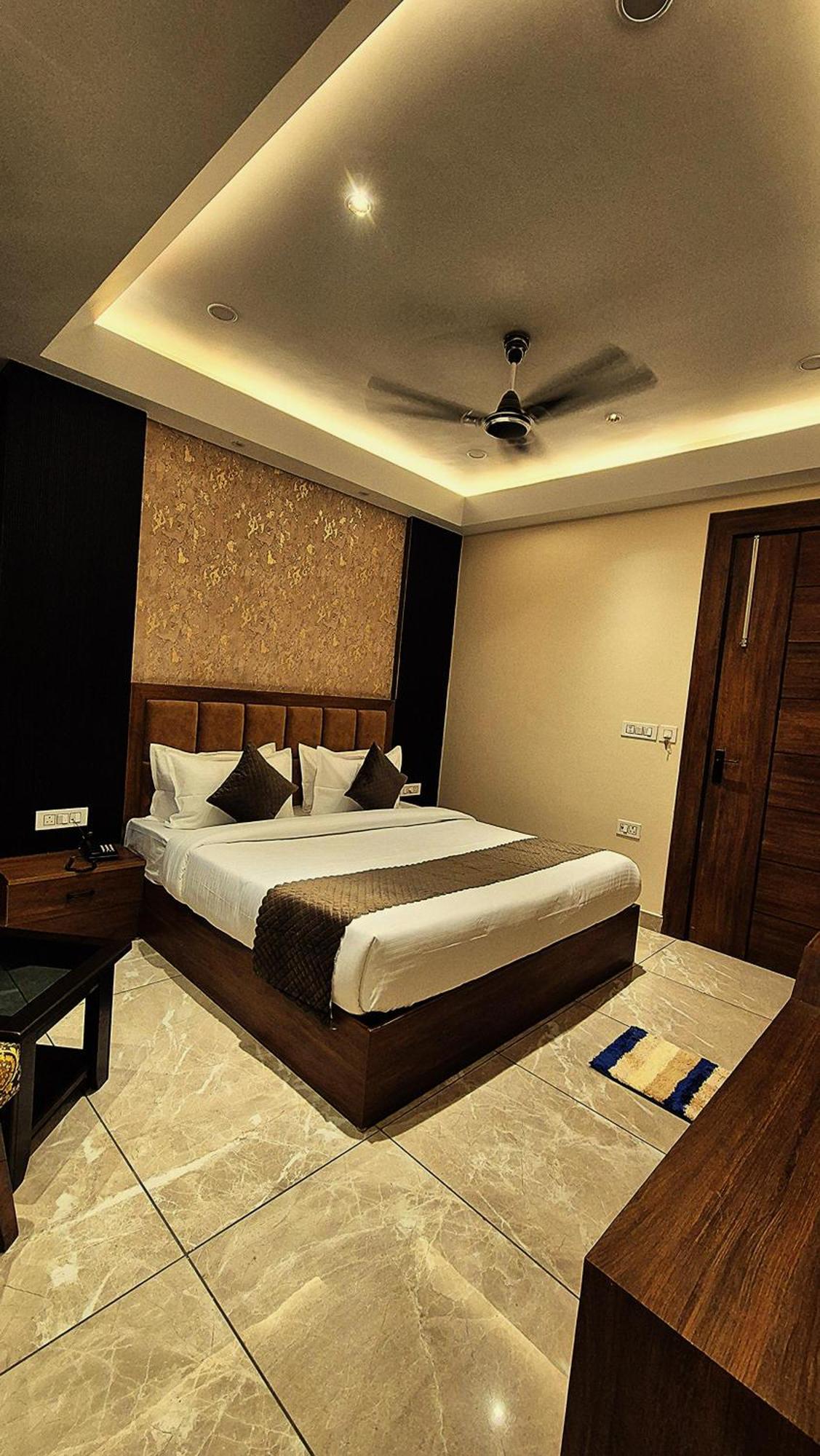 Hotel Hari Dhara, 100 Meters From Har-Ki-Pauri Haridwar Ngoại thất bức ảnh