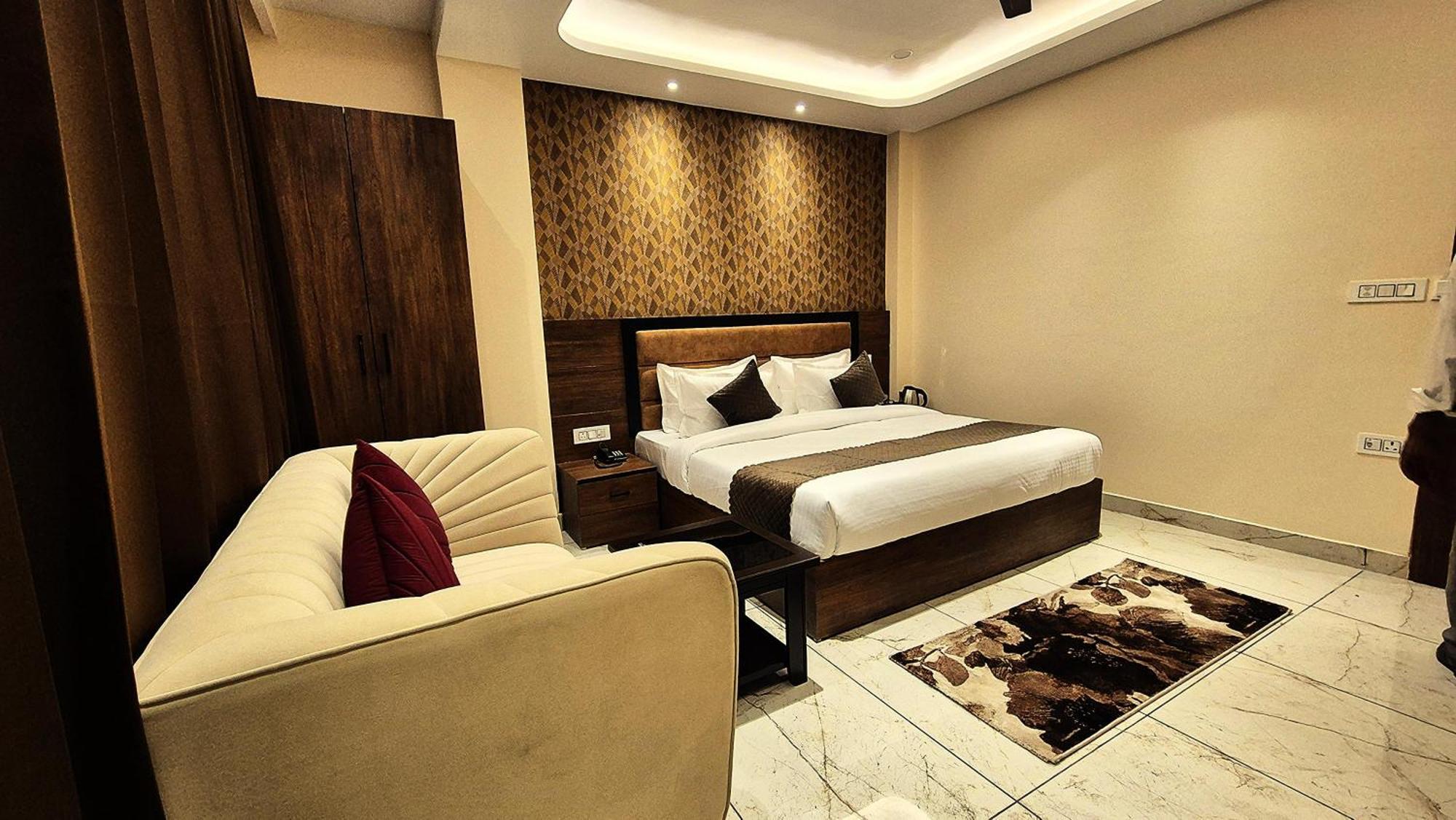 Hotel Hari Dhara, 100 Meters From Har-Ki-Pauri Haridwar Ngoại thất bức ảnh