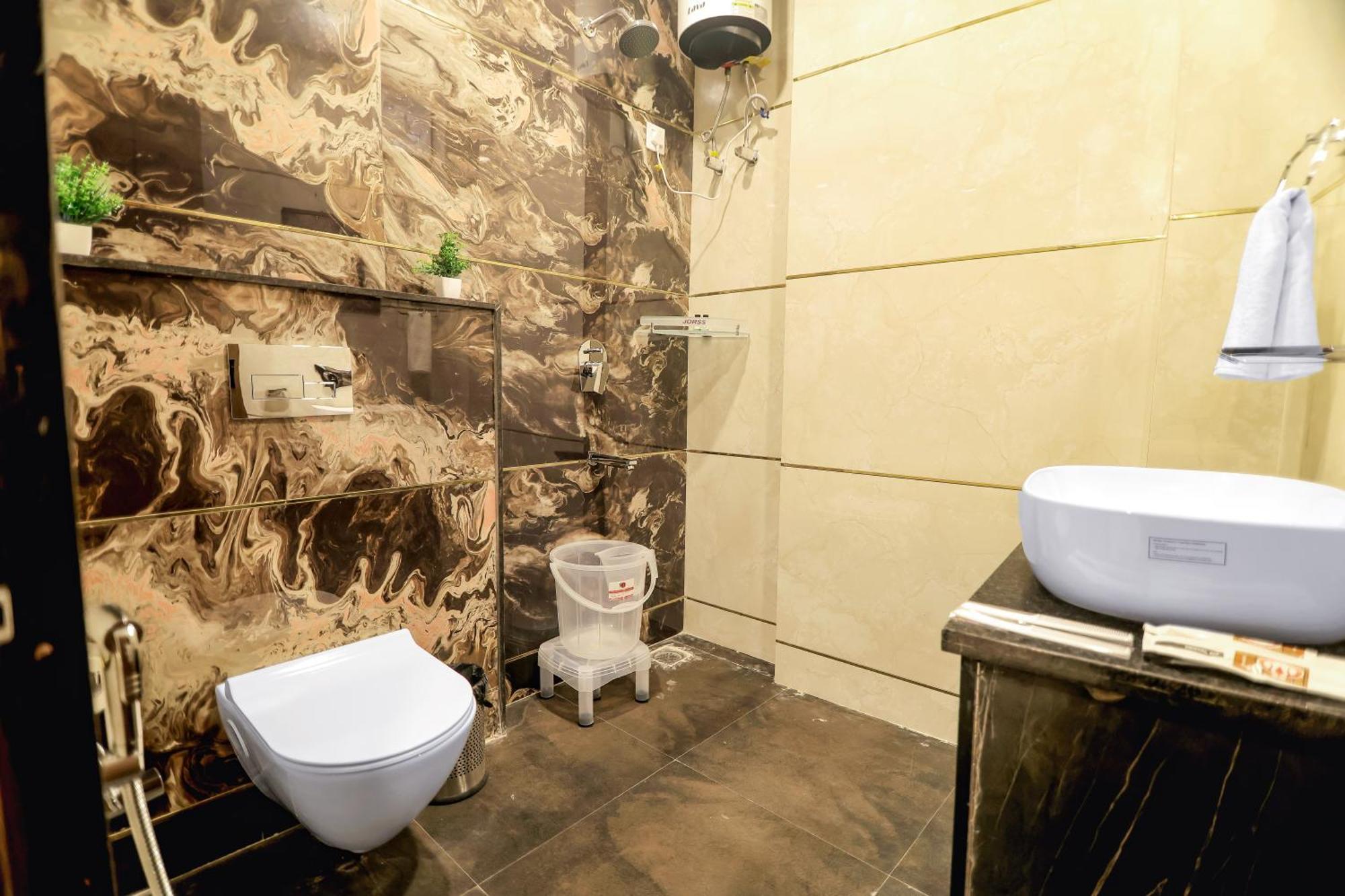 Hotel Hari Dhara, 100 Meters From Har-Ki-Pauri Haridwar Ngoại thất bức ảnh