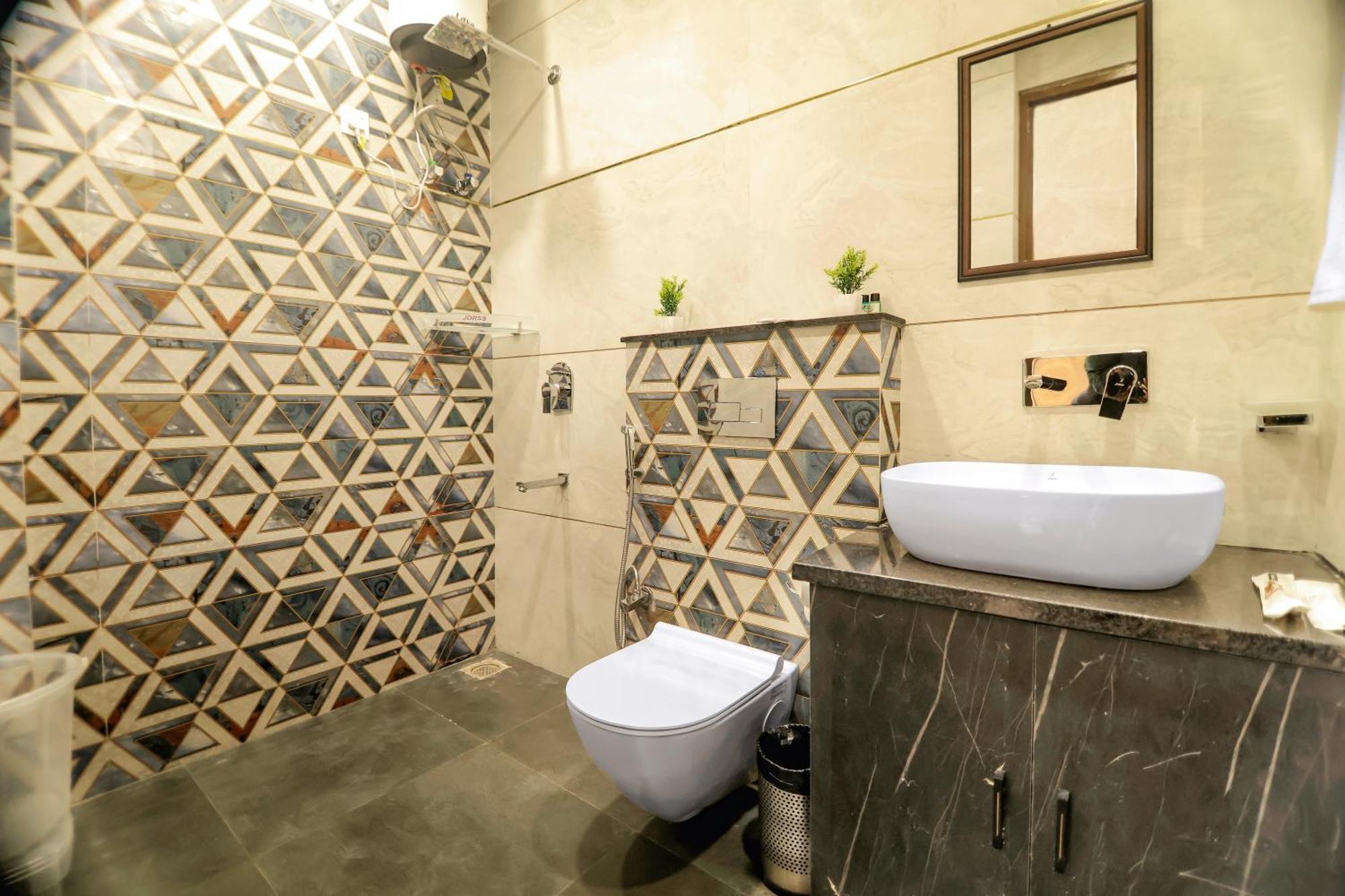 Hotel Hari Dhara, 100 Meters From Har-Ki-Pauri Haridwar Ngoại thất bức ảnh
