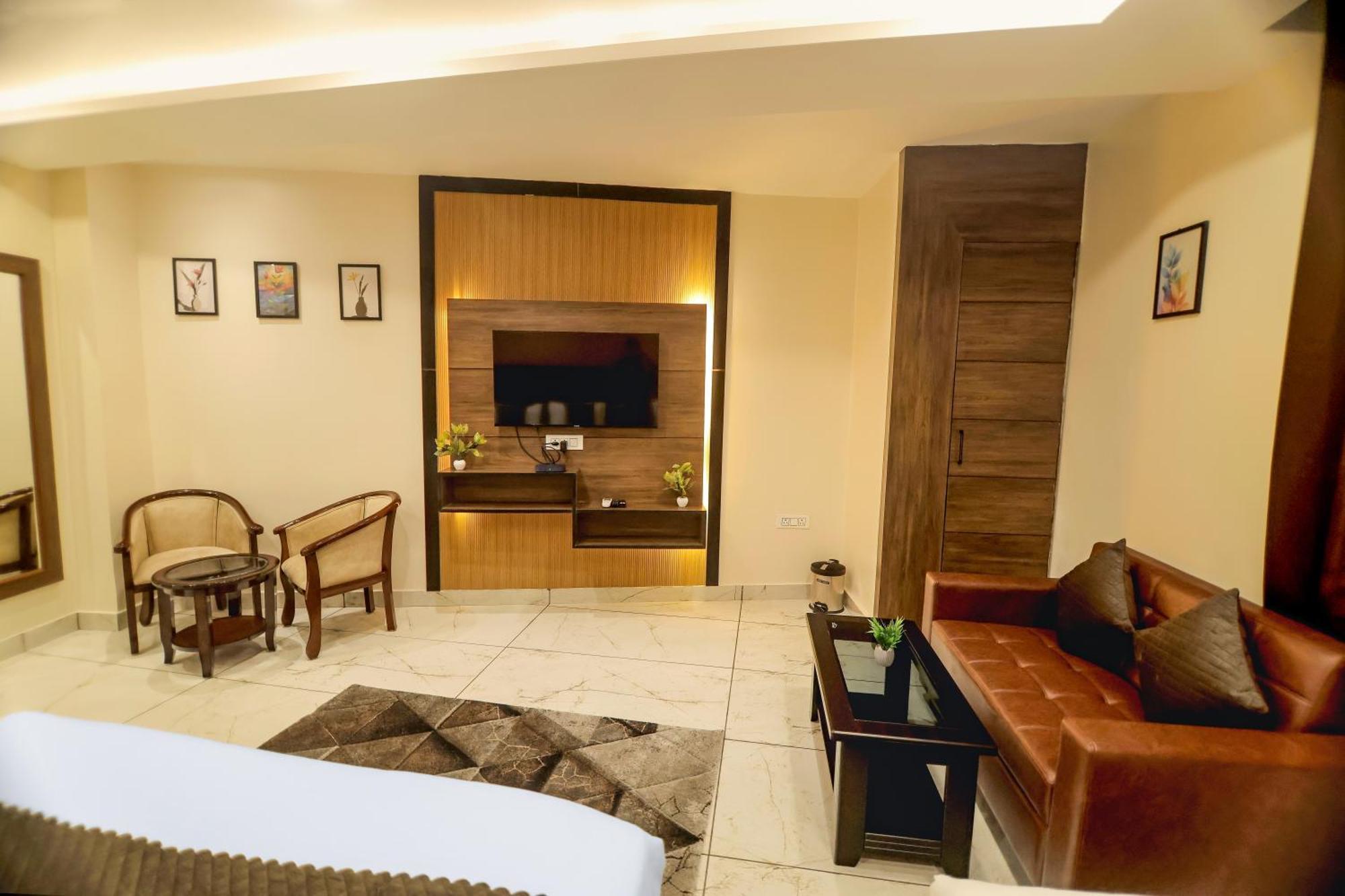 Hotel Hari Dhara, 100 Meters From Har-Ki-Pauri Haridwar Ngoại thất bức ảnh