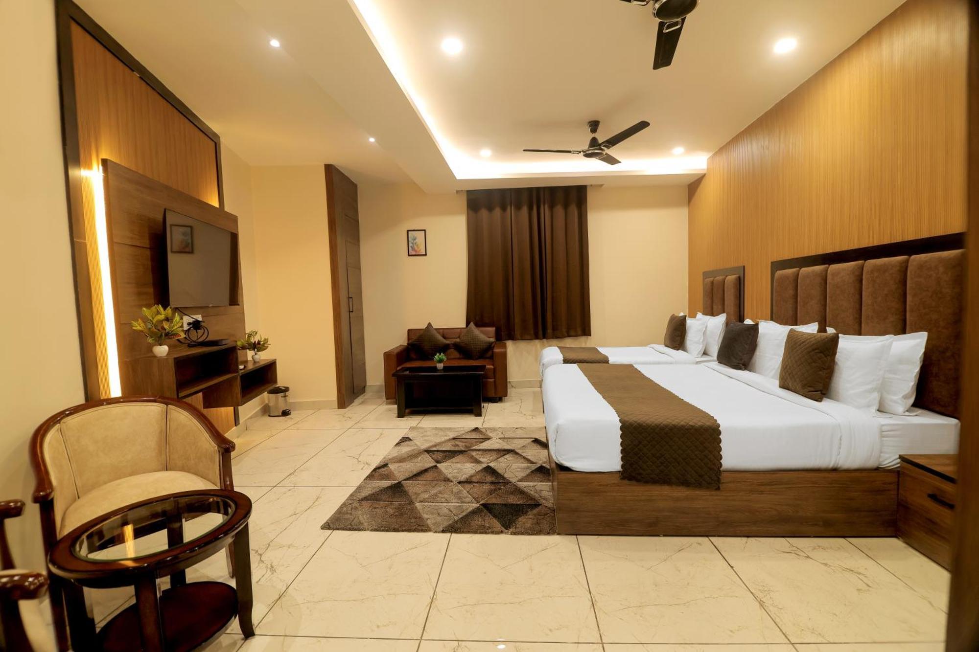 Hotel Hari Dhara, 100 Meters From Har-Ki-Pauri Haridwar Ngoại thất bức ảnh