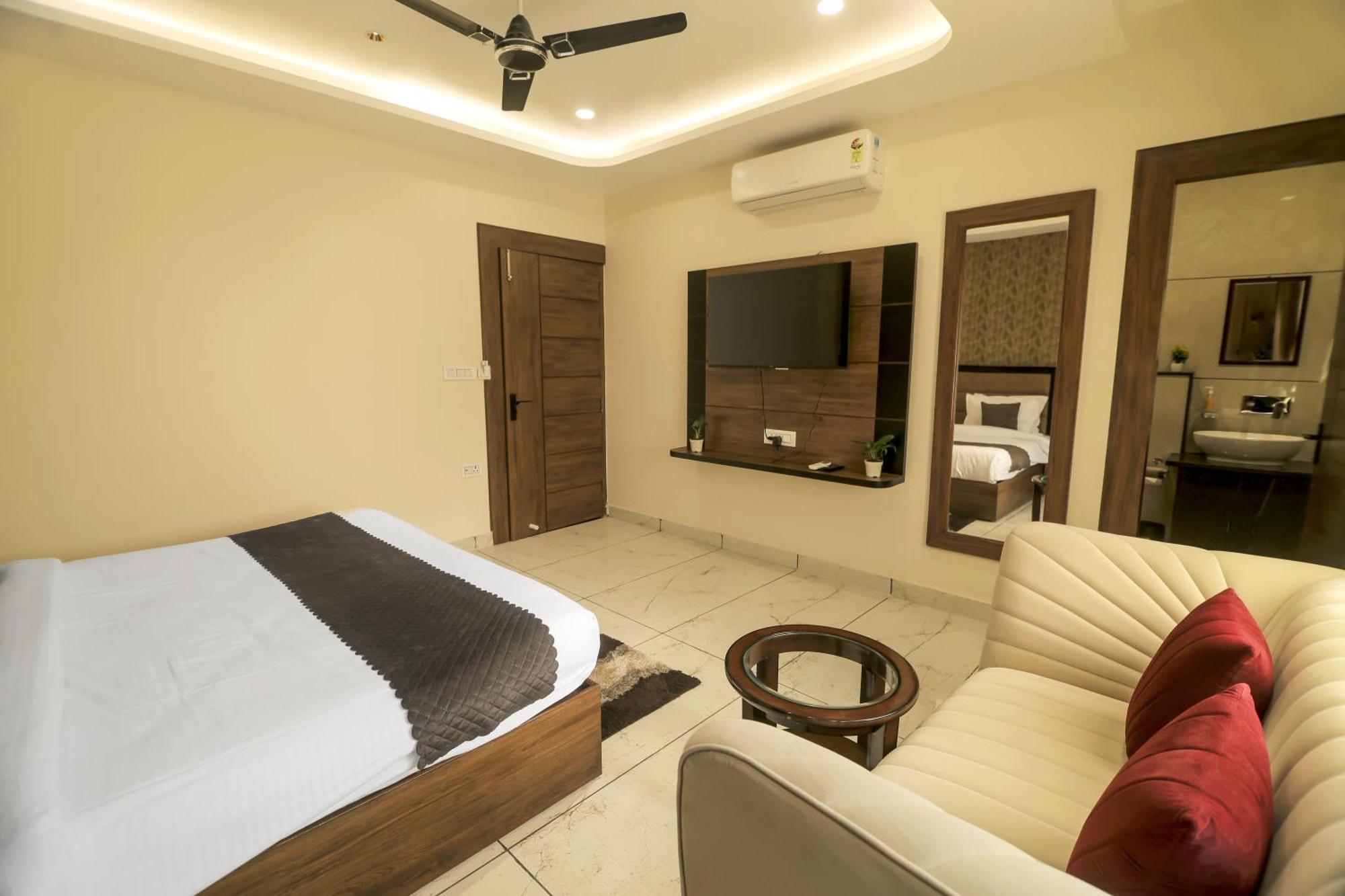Hotel Hari Dhara, 100 Meters From Har-Ki-Pauri Haridwar Ngoại thất bức ảnh