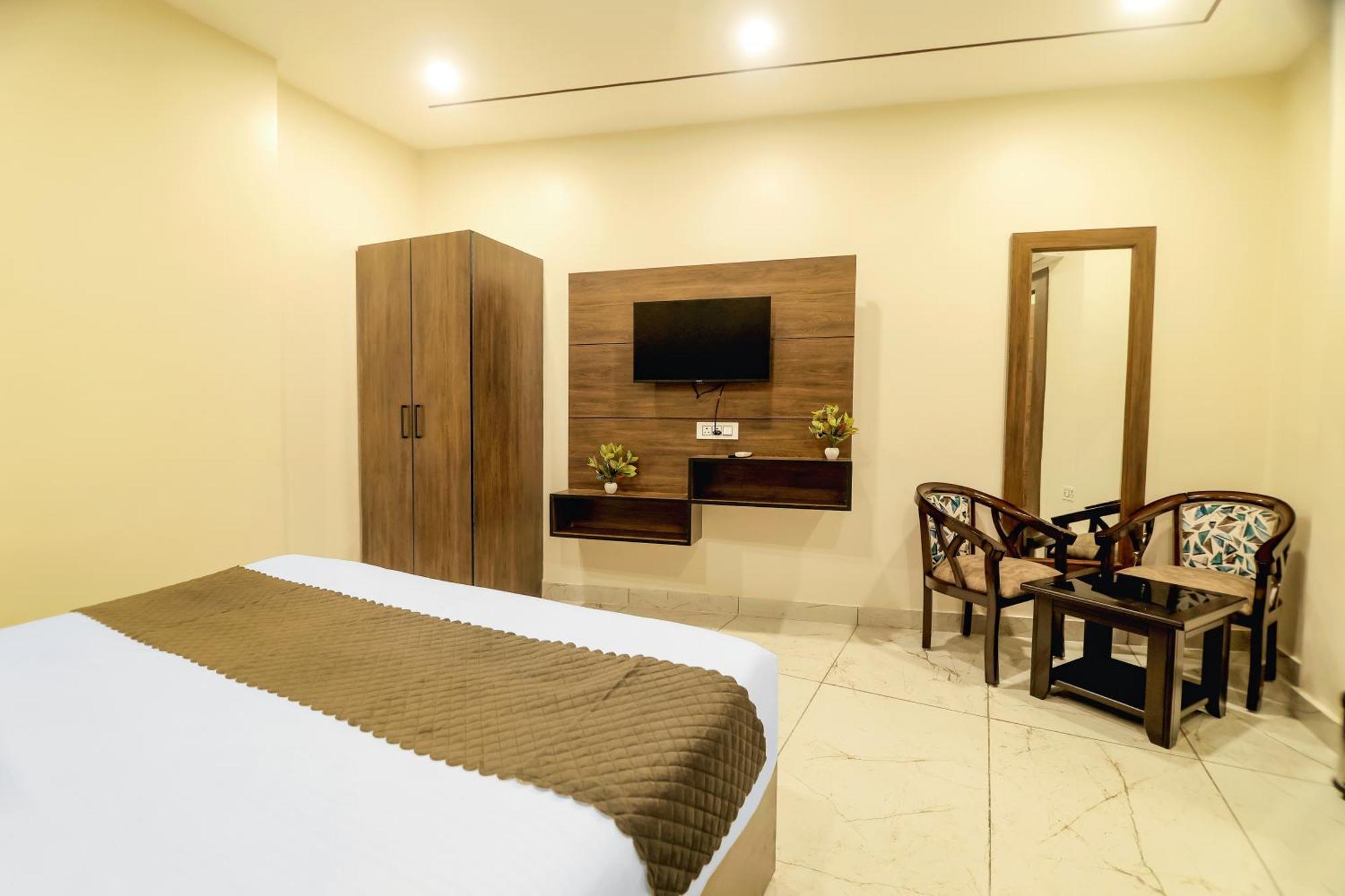 Hotel Hari Dhara, 100 Meters From Har-Ki-Pauri Haridwar Ngoại thất bức ảnh